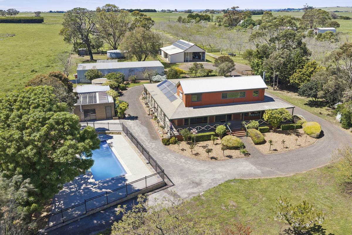 815 & 825 Nalangil Road, Corunnun For Sale by Farmbuy.com - image 5