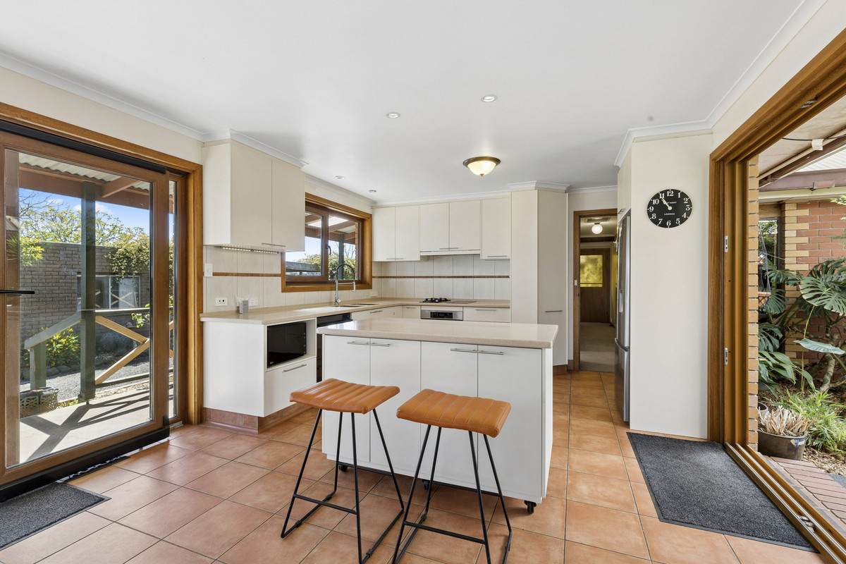815 & 825 Nalangil Road, Corunnun For Sale by Farmbuy.com - image 7
