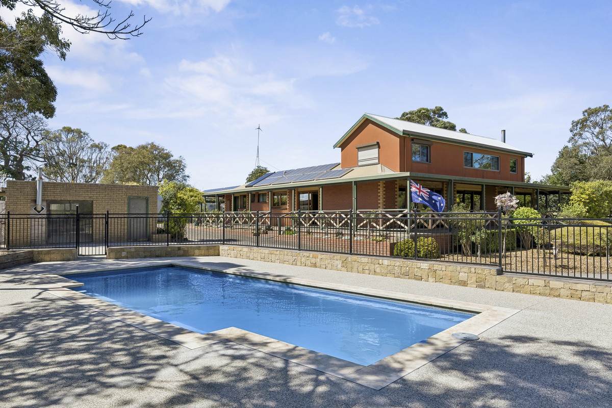 815 & 825 Nalangil Road, Corunnun For Sale by Farmbuy.com - image 1