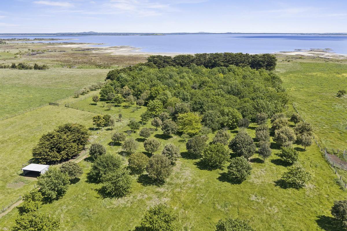 815 & 825 Nalangil Road, Corunnun For Sale by Farmbuy.com - image 31