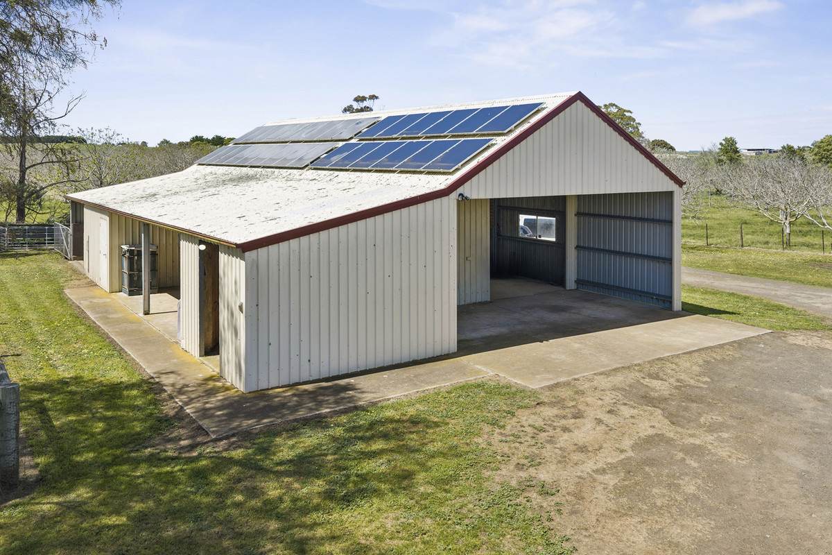 815 & 825 Nalangil Road, Corunnun For Sale by Farmbuy.com - image 23