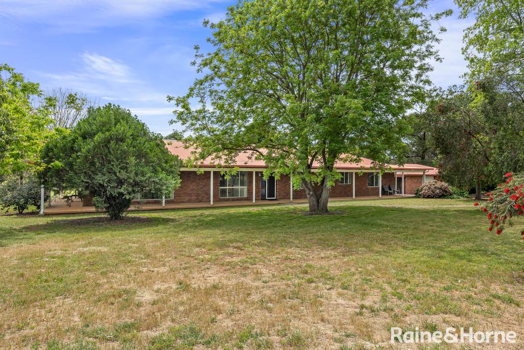 17 Maple Road, Lake Albert NSW 2650