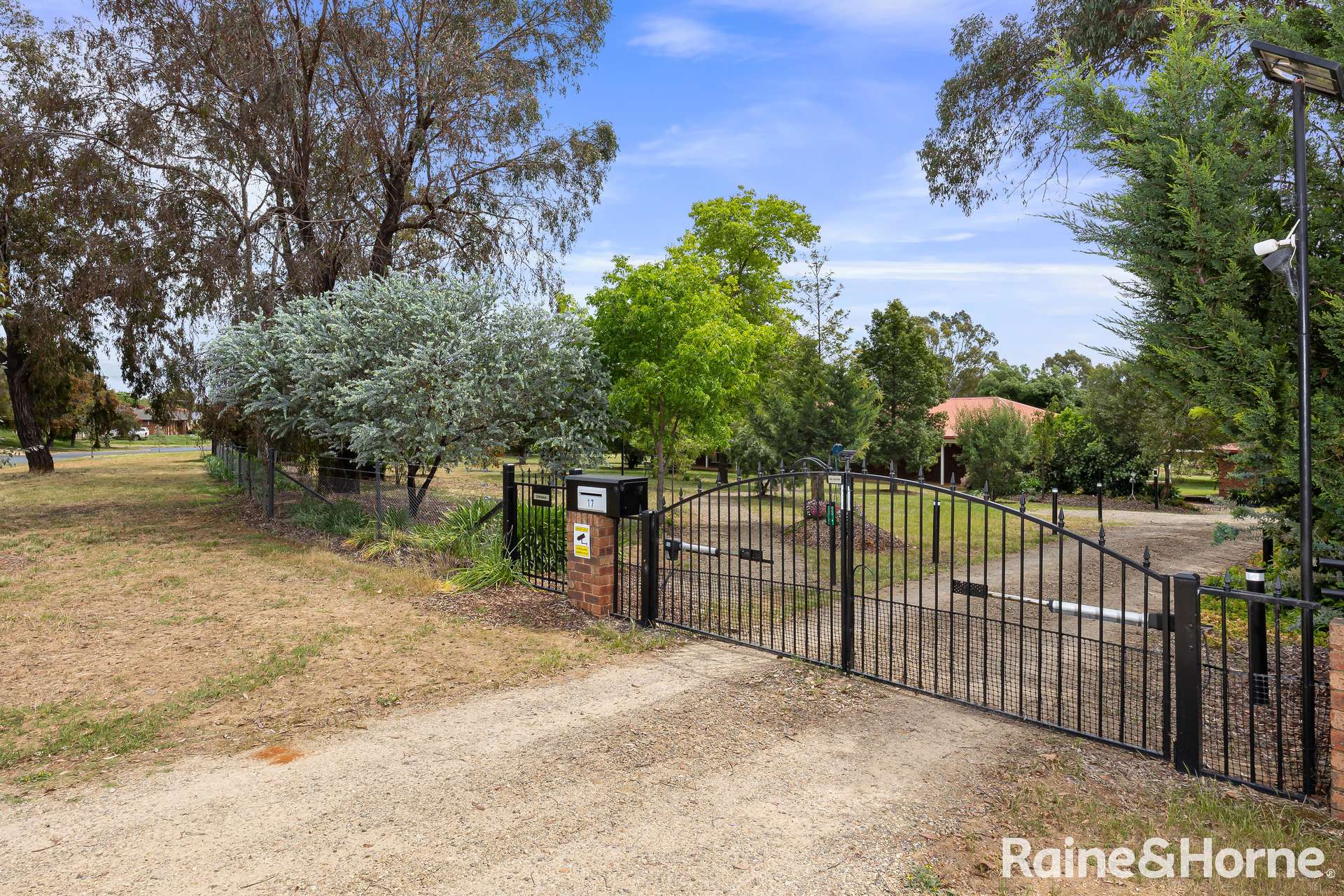 17 Maple Road, Lake Albert For Sale by Farmbuy.com - image 2