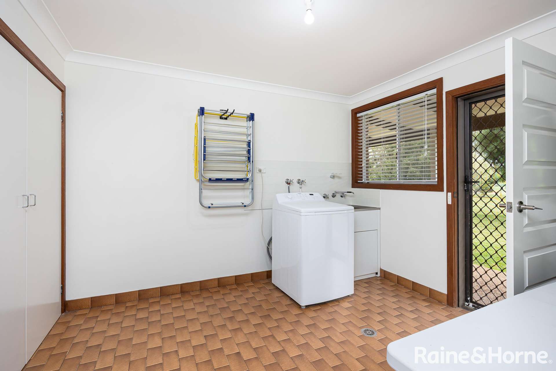 17 Maple Road, Lake Albert For Sale by Farmbuy.com - image 17