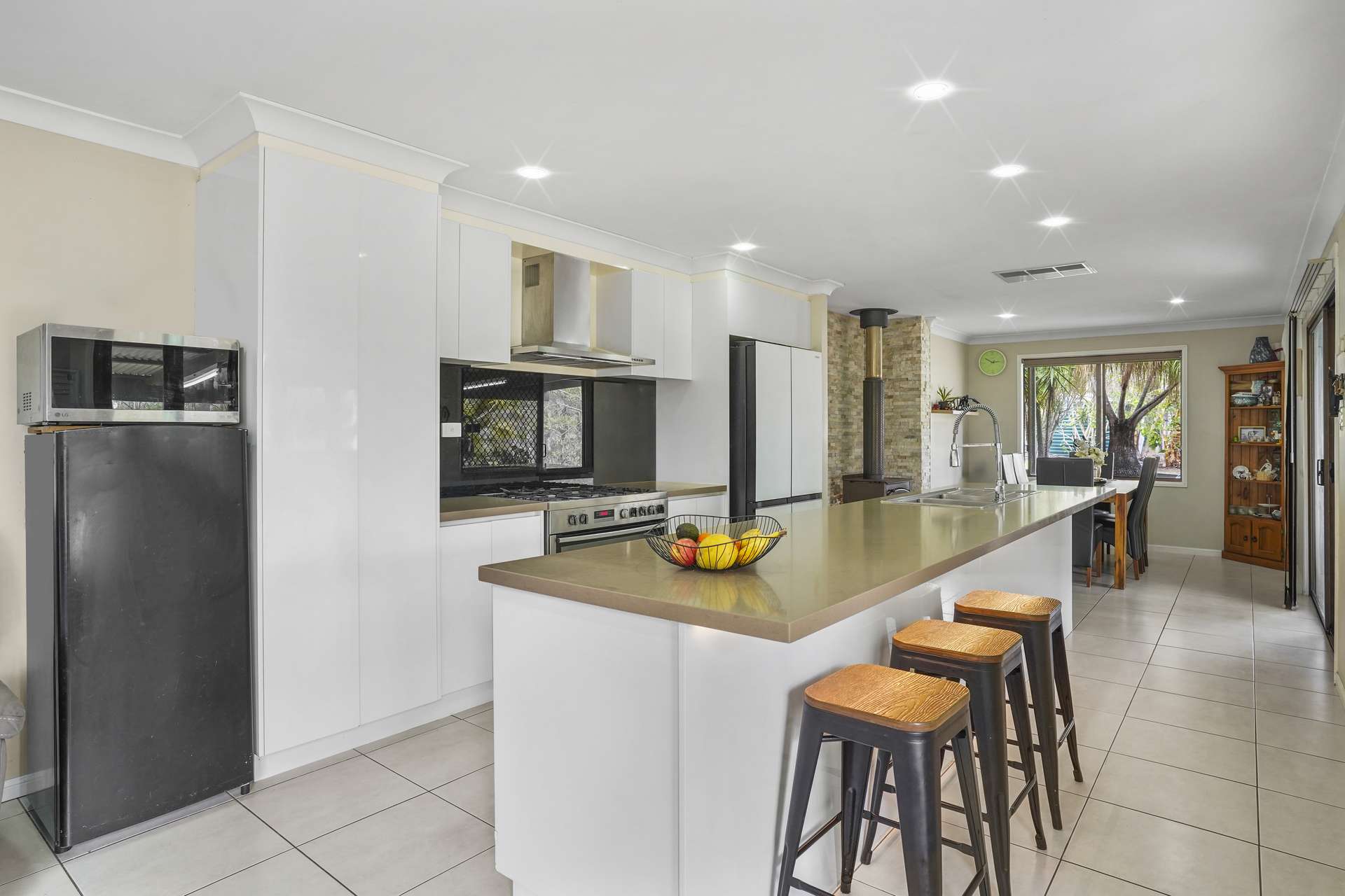 2741 Forest Hill Fernvale Road, Lowood For Sale by Farmbuy.com - image 7