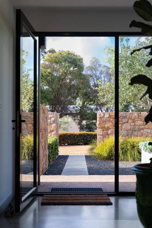 91 Freshwater Drive, Burnside For Sale by Farmbuy.com - image 8