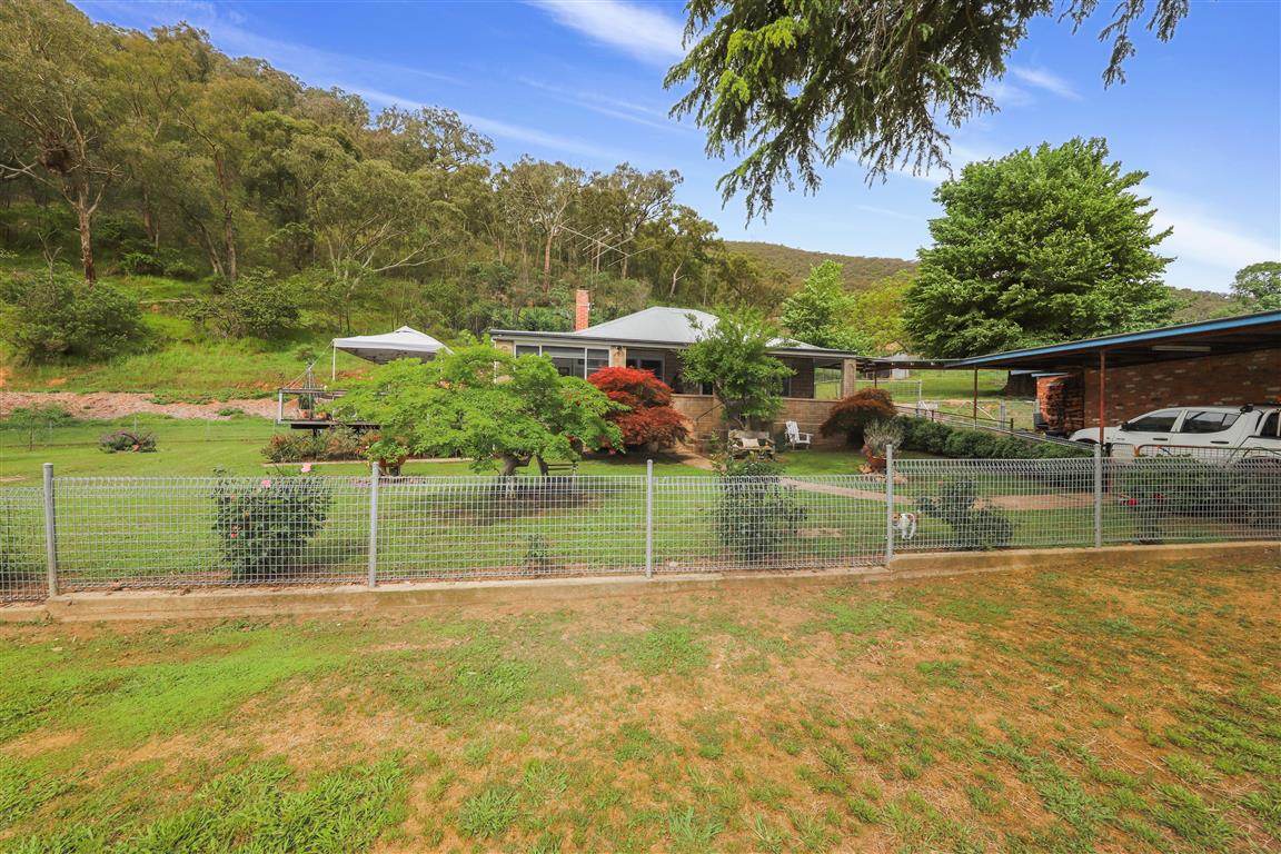 338 East Blowering Road, Tumut Auction by Farmbuy.com - image 4