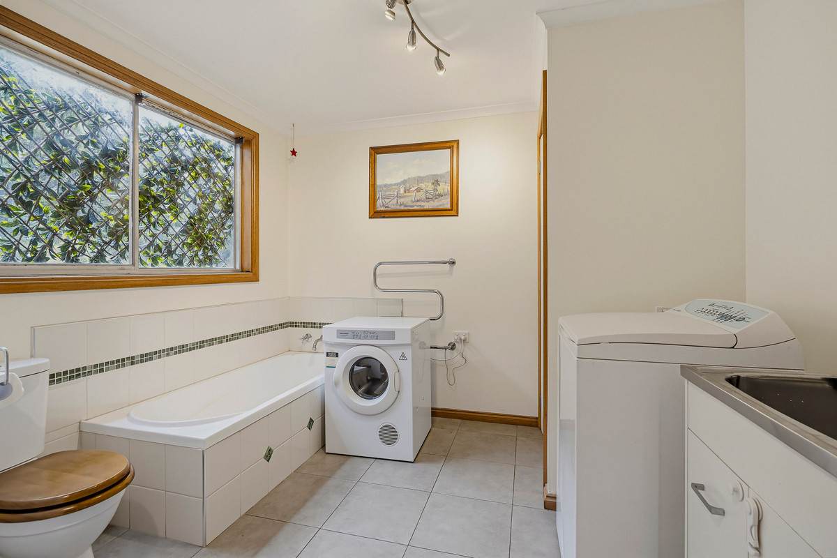 425 Halls Track Road, Sandfly For Sale by Farmbuy.com - image 12