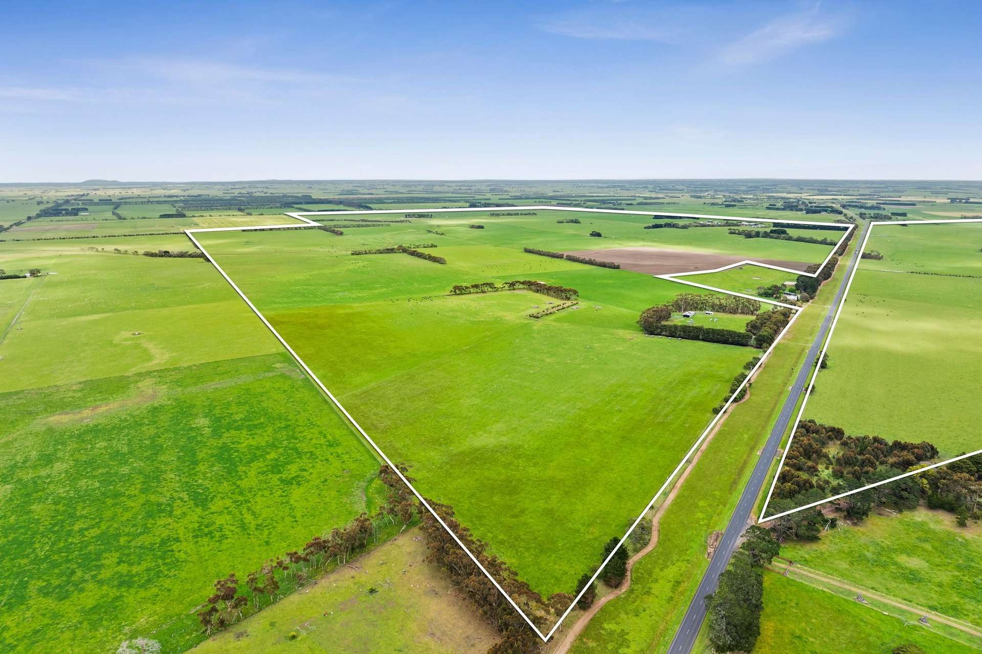 4006 Hopkins Highway, Mortlake For Sale by Farmbuy.com - image 2