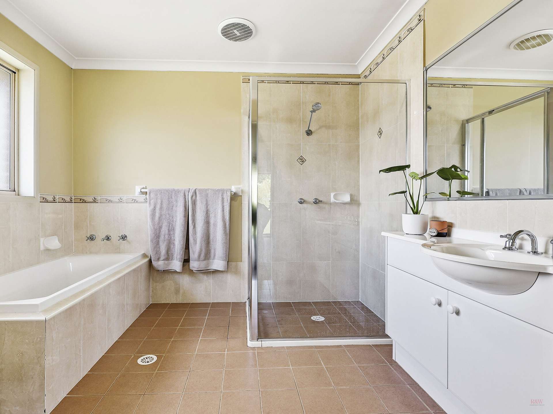 27 Woodside Drive, Moss Vale For Sale by Farmbuy.com - image 14