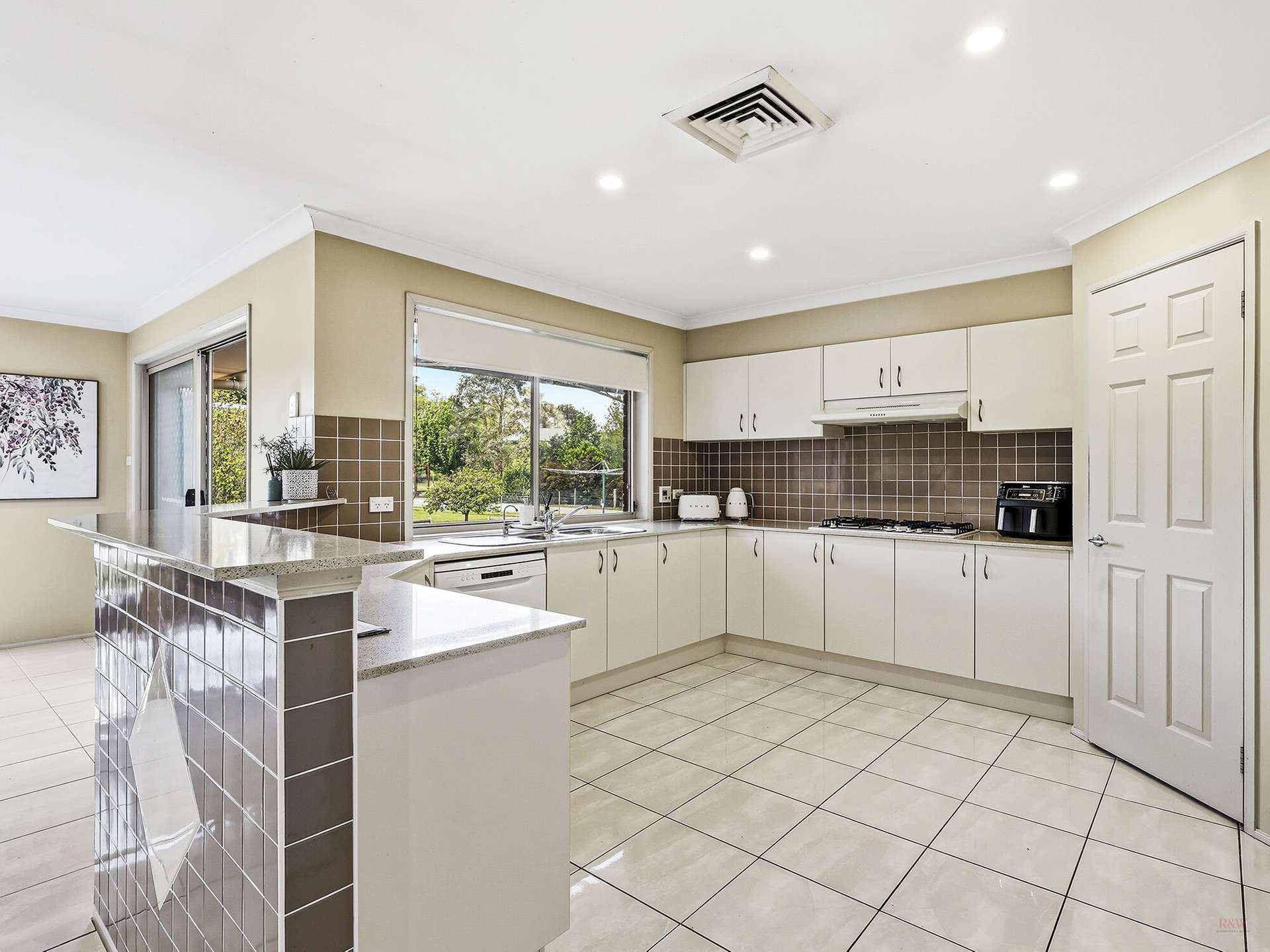 27 Woodside Drive, Moss Vale For Sale by Farmbuy.com - image 11