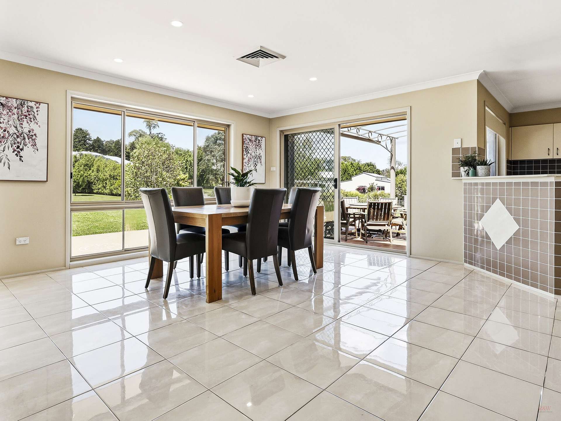 27 Woodside Drive, Moss Vale For Sale by Farmbuy.com - image 8