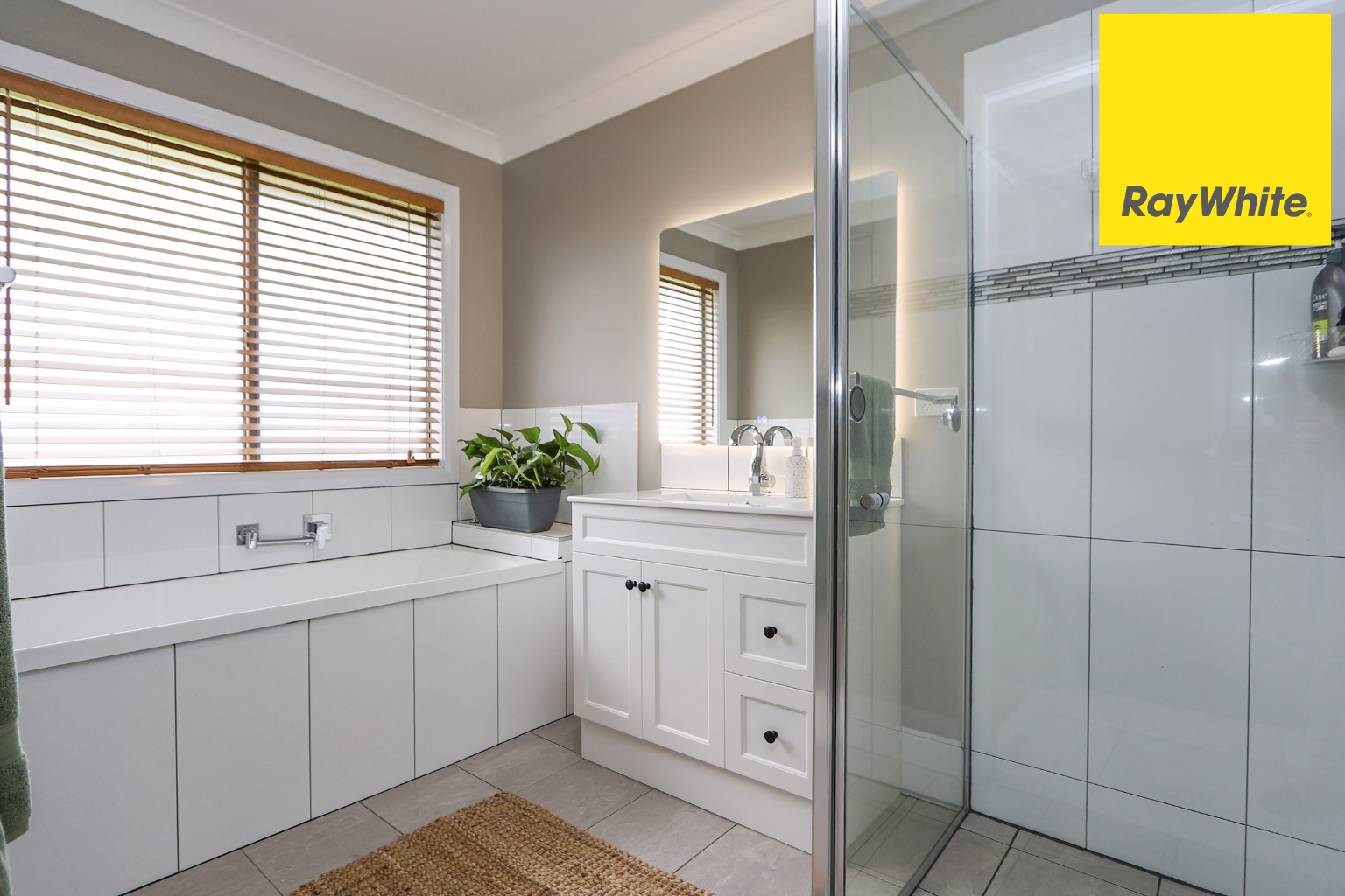4 Talbragar Close, Inverell For Sale by Farmbuy.com - image 12