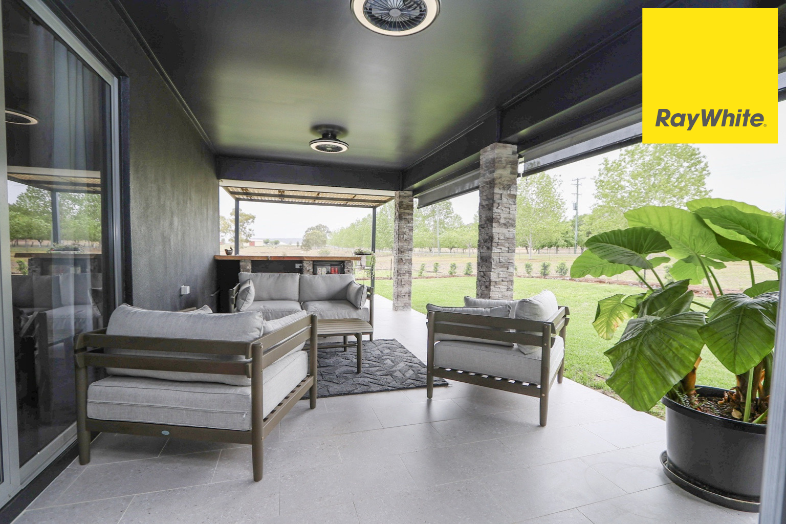 4 Talbragar Close, Inverell For Sale by Farmbuy.com - image 14
