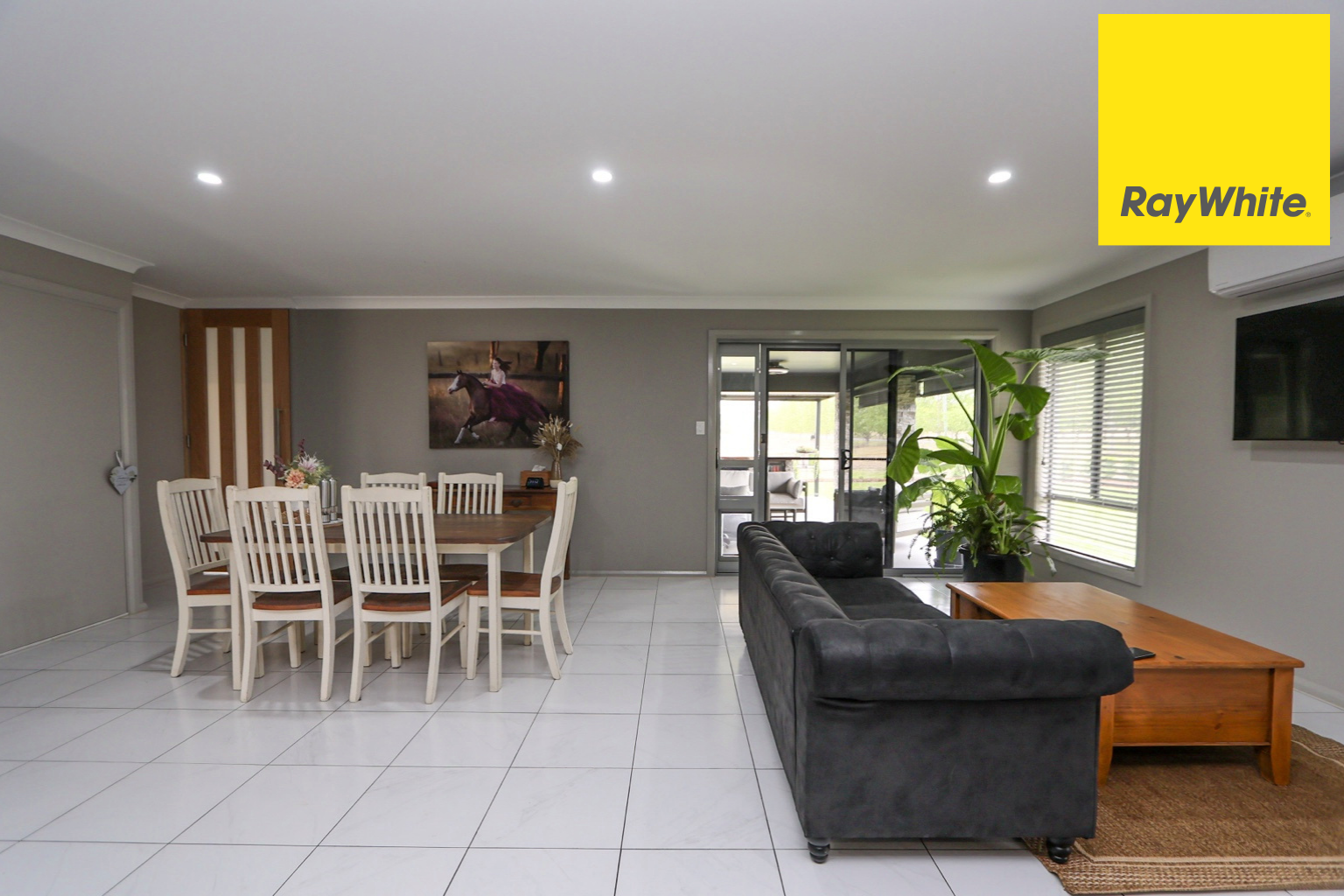 4 Talbragar Close, Inverell For Sale by Farmbuy.com - image 6
