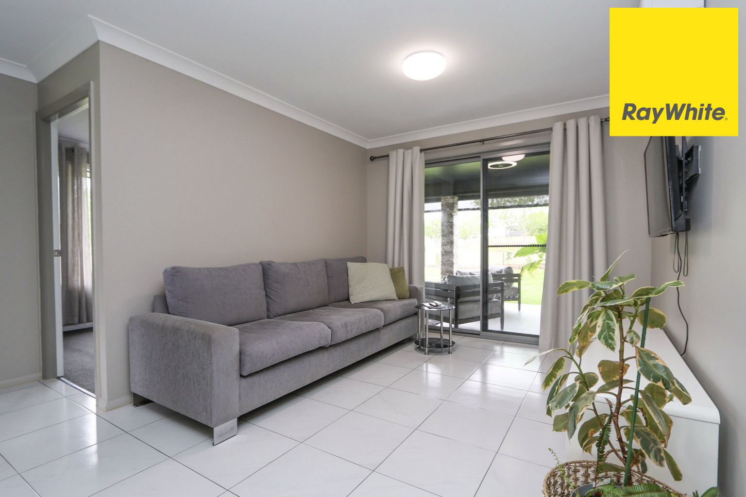 4 Talbragar Close, Inverell For Sale by Farmbuy.com - image 8