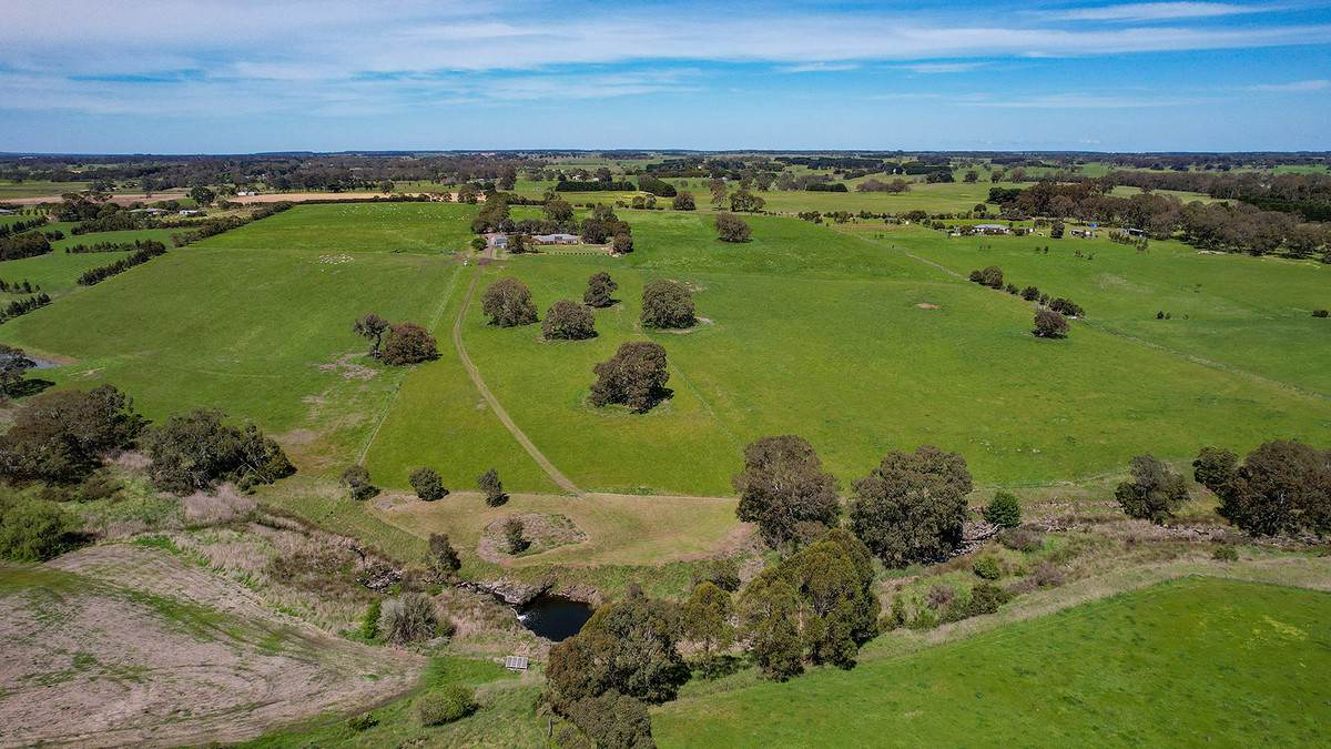 282 Clifton Road, Yulecart For Sale by Farmbuy.com - image 22