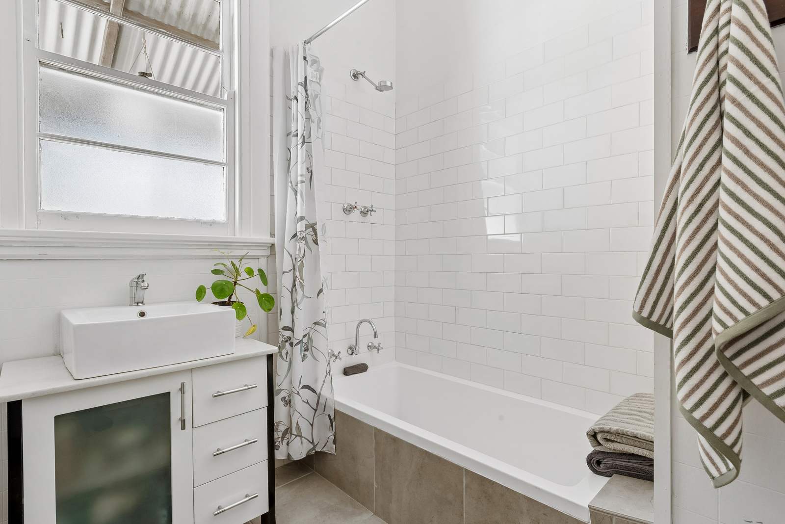 10 Montague Street, Macedon For Sale by Farmbuy.com - image 17