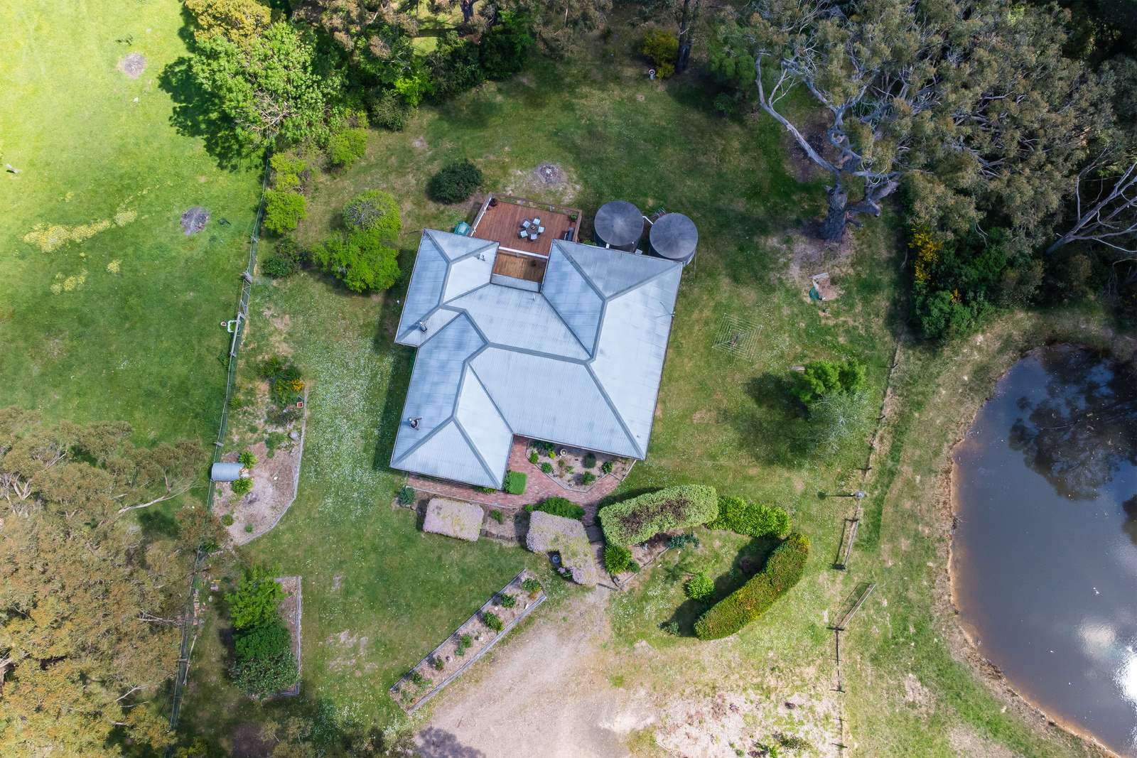 10 Montague Street, Macedon For Sale by Farmbuy.com - image 22