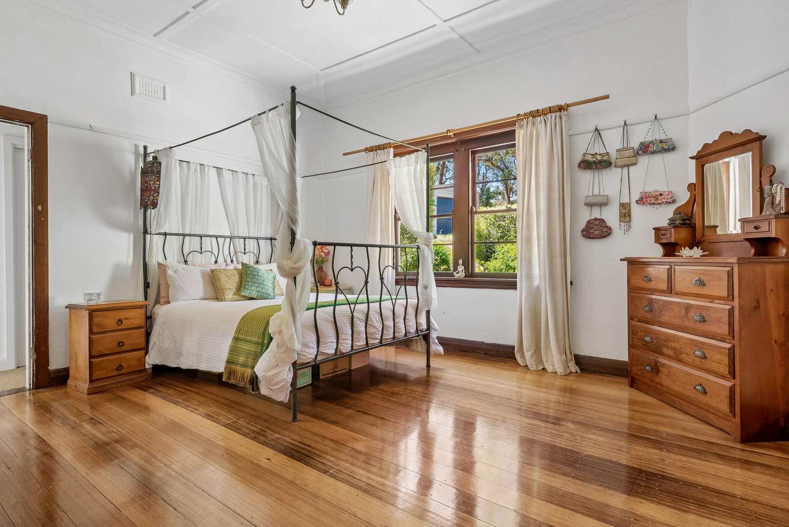 10 Montague Street, Macedon For Sale by Farmbuy.com - image 12