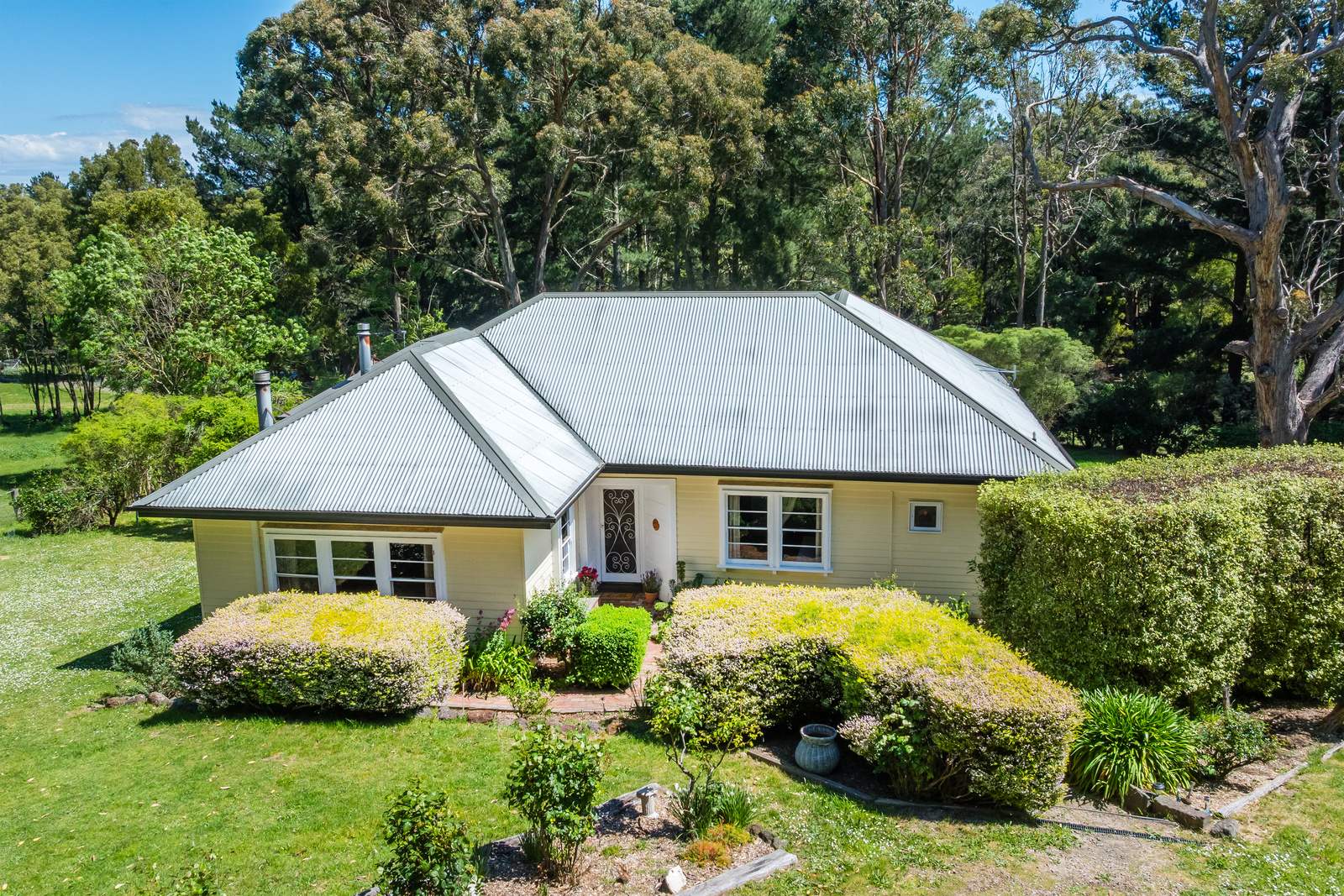 10 Montague Street, Macedon For Sale by Farmbuy.com - image 5