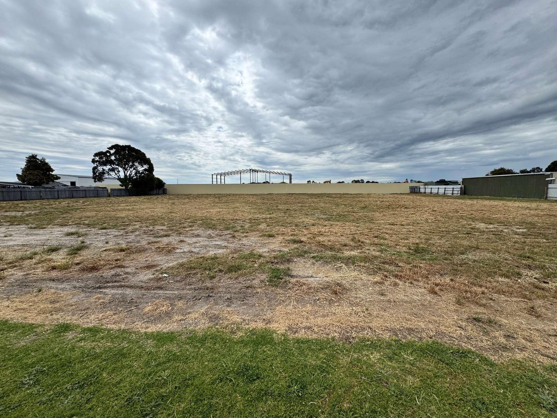 5, 7 & 9 Kingston Avenue West, Naracoorte For Sale by Farmbuy.com - image 1