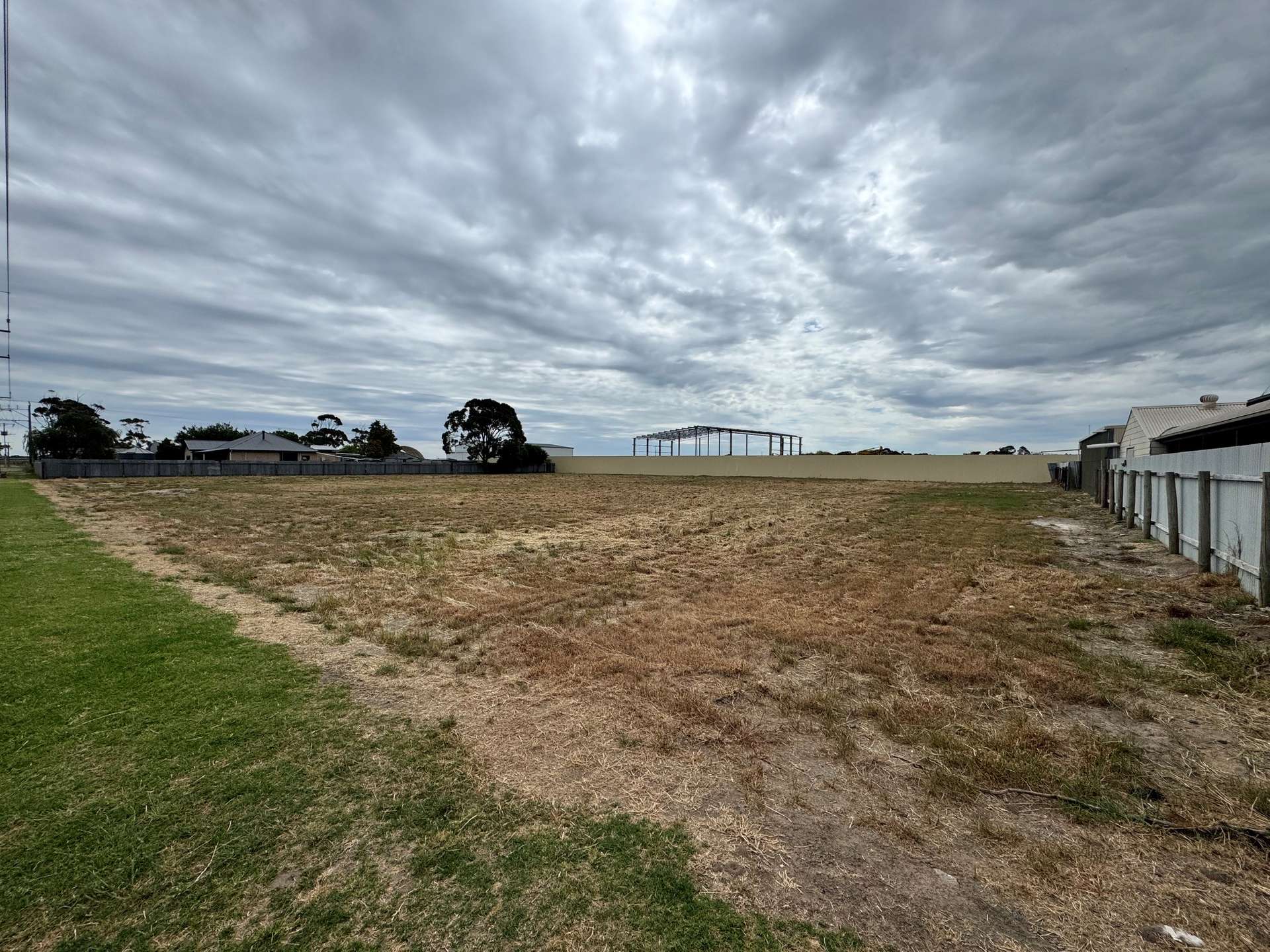 5, 7 & 9 Kingston Avenue West, Naracoorte For Sale by Farmbuy.com - image 2