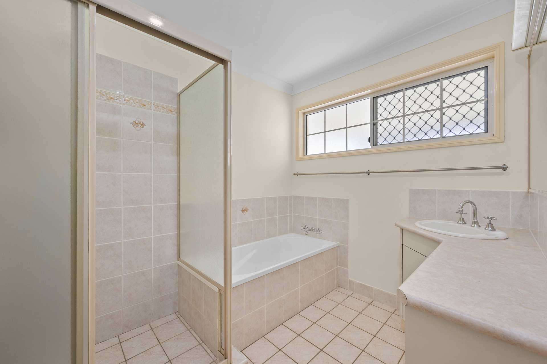 44 Greenwood Crescent, Samford Valley For Sale by Farmbuy.com - image 12