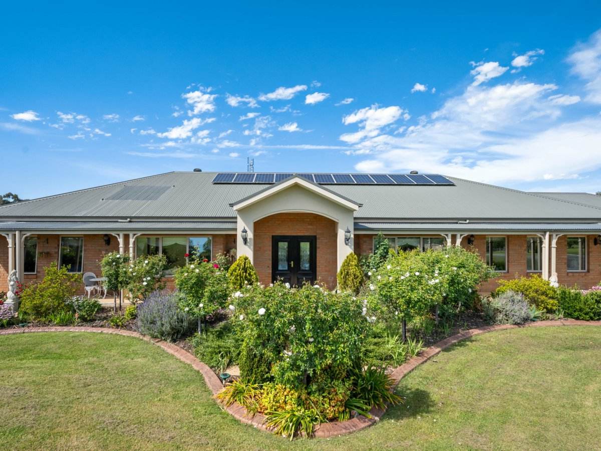 2 Killarney Drive, Swan Reach For Sale by Farmbuy.com - image 2