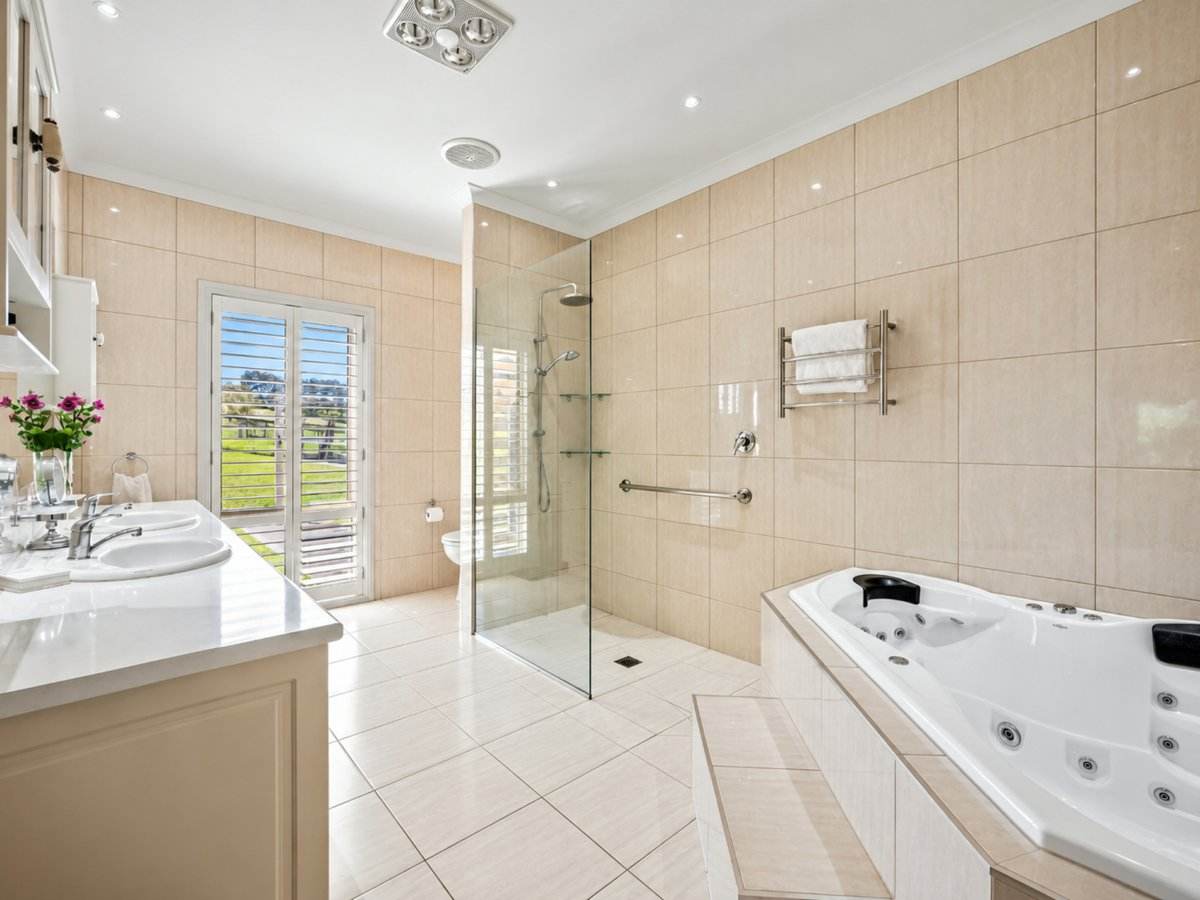 2 Killarney Drive, Swan Reach For Sale by Farmbuy.com - image 18