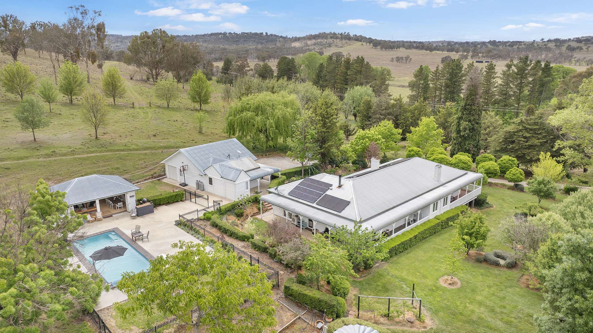 "Araluen" 11623 New England Highway, Armidale Tender by Farmbuy.com - image 1