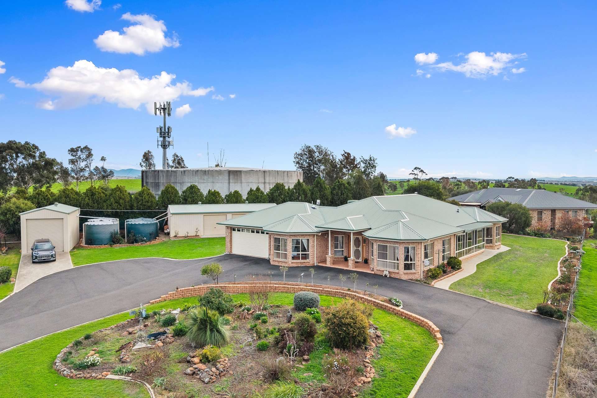 10 Lawrence Avenue, Tamworth For Sale by Farmbuy.com - image 3