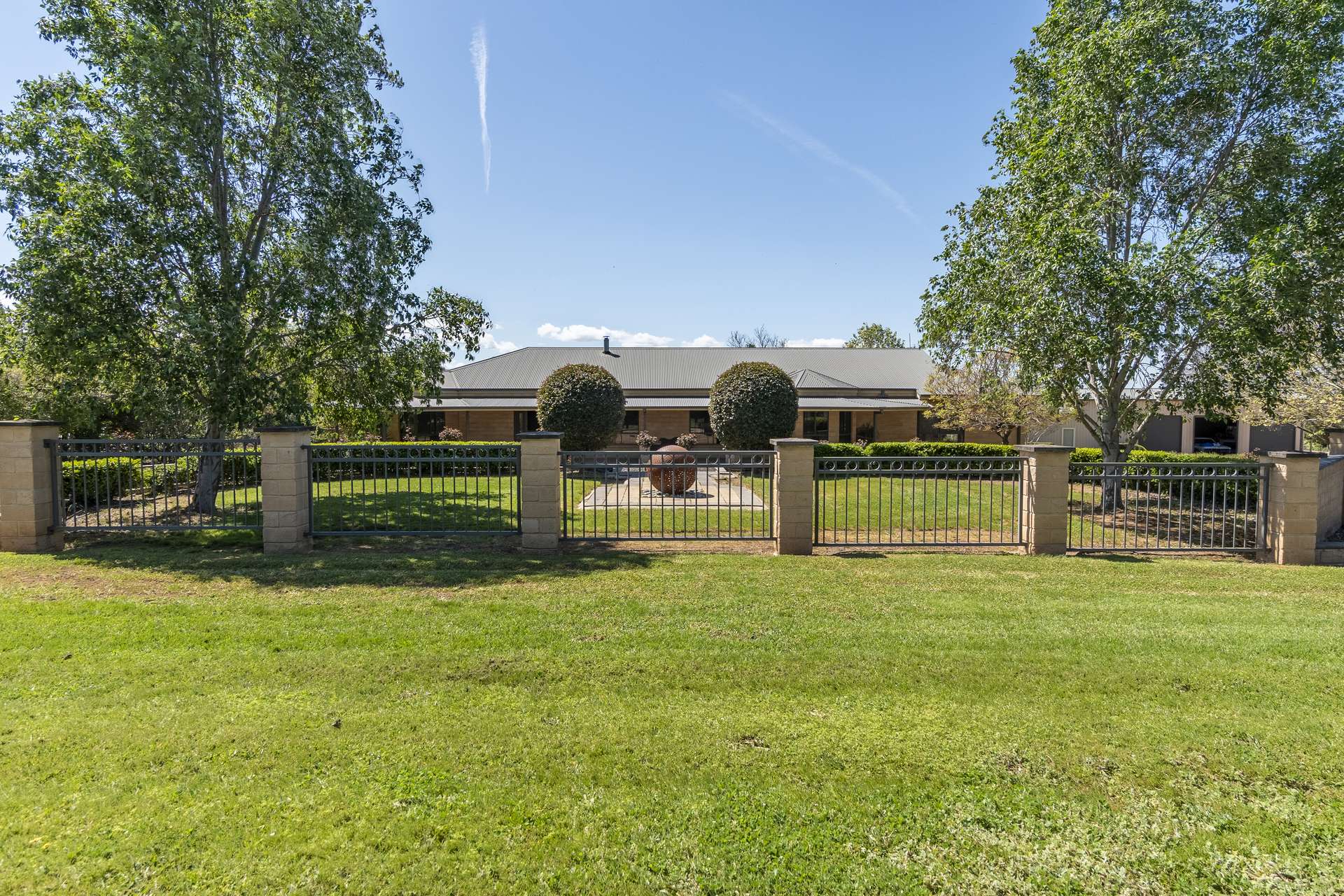 11 Lilli Pilli Place, Springvale For Sale by Farmbuy.com - image 2