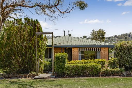Farm For Sale - QLD - Gowrie Junction - 4352 - Feel Like "King of the Castle" on 6728m2 