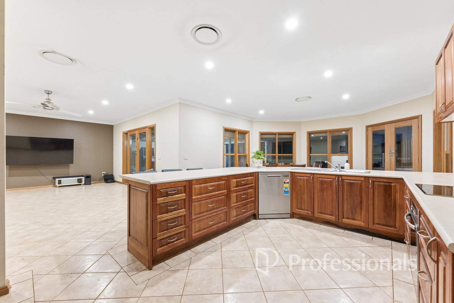 1257-1273 Karadoc Avenue, Irymple For Sale by Farmbuy.com - image 5