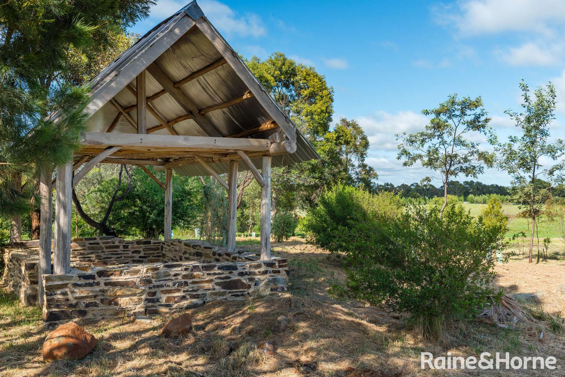 27 Fiddlers Green Road, Kyneton For Sale by Farmbuy.com - image 17