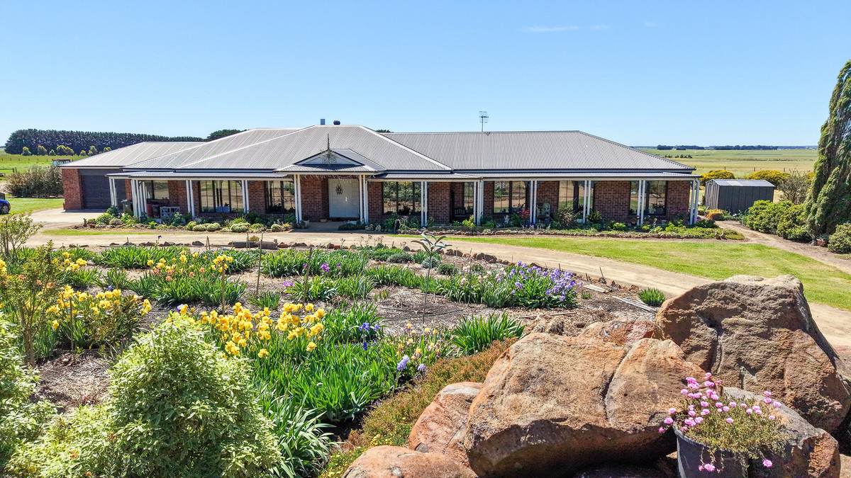 98 Grassmere-Hexham Road, Grassmere For Sale by Farmbuy.com - image 2