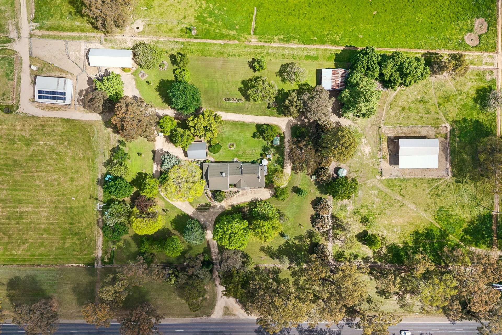 864 Great Alpine Road, Tarrawingee For Sale by Farmbuy.com - image 5