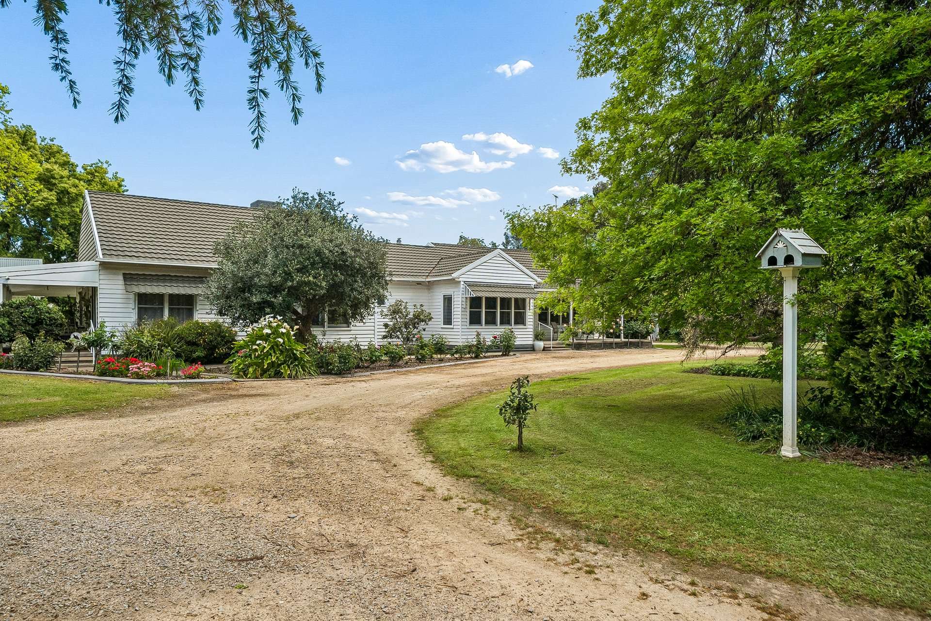 864 Great Alpine Road, Tarrawingee For Sale by Farmbuy.com - image 7